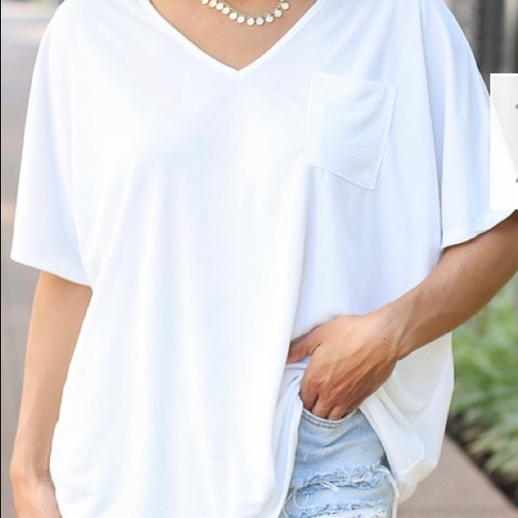 Tops - NEW! White Oversized Satin Tee. Medium